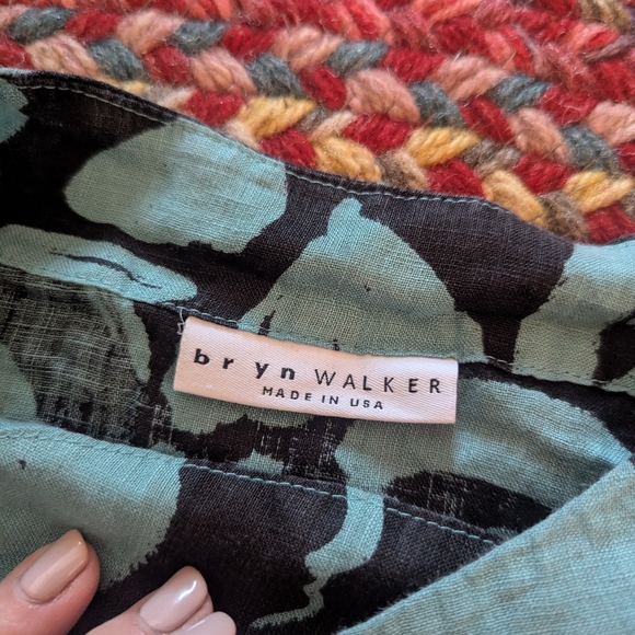 bryn Walker Black and Blue Floral Top - Picture 3 of 5